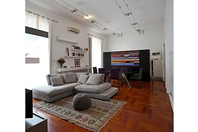Elegant appartement in Chiaia