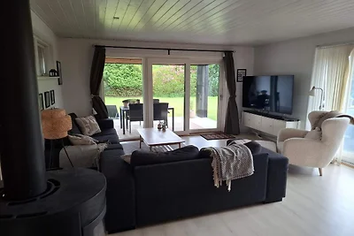 Schönes Ferienhaus in Meeresnähe in...