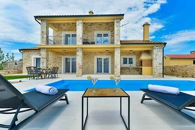 Villa in Vinjerac mit Schwimmbecken