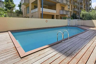 Sonnige Ferienwohnung in Grasse für 4...