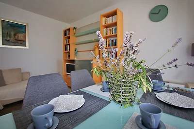 Sonnengeküsste Wohnung in Bibinje mit Garten