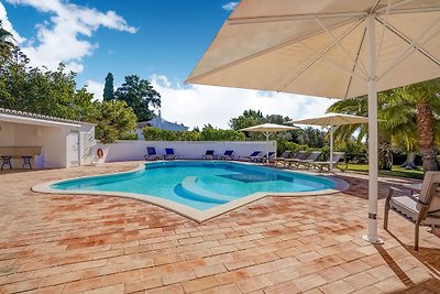 Stilvolle Villa in Lagoa mit privatem Pool