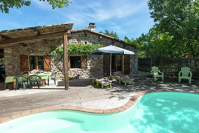 Bella casa vacanze con piscina in Ardèche
