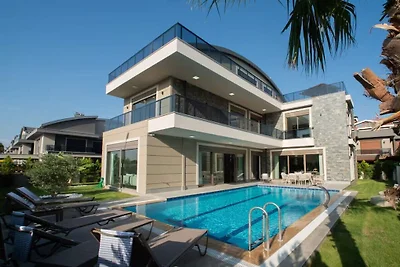 Villa in Antalya with swimming pool