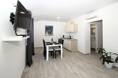 Moderne Ferienwohnung mit Terrasse in Mocici