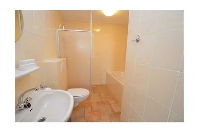 Bungalow in Den Burg mit Schwimmbecken