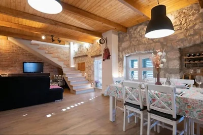 Schönes Ferienhaus mit Schwimmbad