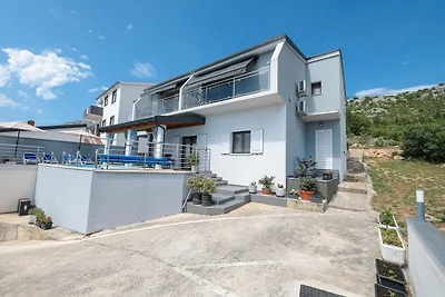 Luxusapartment mit beheiztem Pool in...