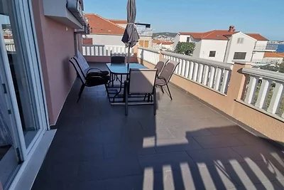 Two Bedroom Apartment with Terrace and Sea...