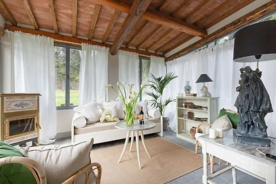 Bauernhaus in Pescia mit Pool und Garten