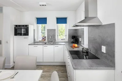 Villa ristrutturata con 3 bagni spiaggia a 6...