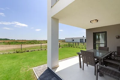 Modernes Apartment mit Swimmingpool