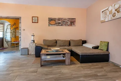Ferienhaus in Kršan mit Schwimmbecken