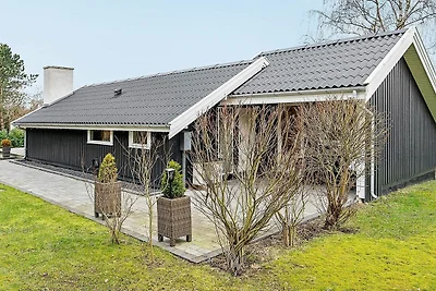 6 Personen Ferienhaus in Laukvik-By Traum