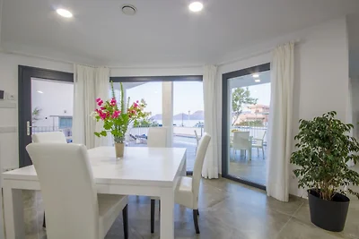 Villa direkt am Strand in Son Serra de Marina