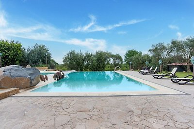 Modernes Ferienhaus in Carlentini mit Pool
