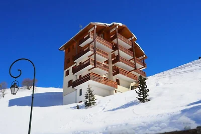 Geräumiges Apartment · Direkter Zugang zur Sk...