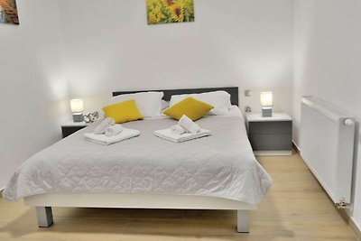 Fancy Apartments Dream - Deluxe One Bedroom A...