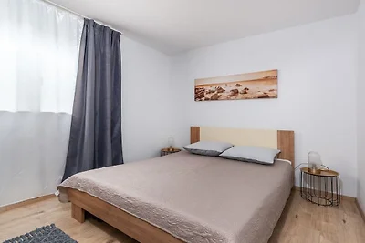 Casa de vacaciones en Kastelir con piscina.