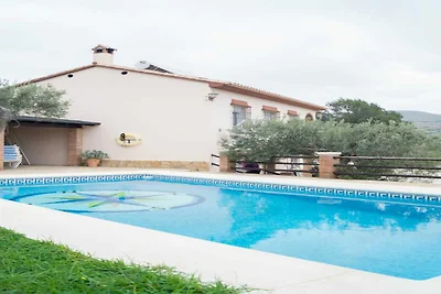 Rustikale Villa in Alora mit Swimmingpool