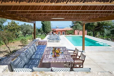 Charming spacious house, 5min from Rethymno!