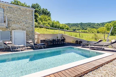 Villa in Buzet mit Schwimmbecken