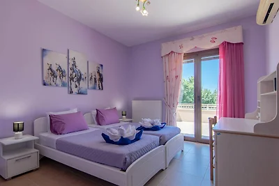 Villa in Prines met Privézwembad