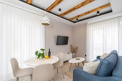 Appartement met ייn slaapkamer en balkon