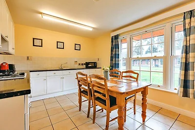 2 bedroom cottage in Dorrington, No Deposit