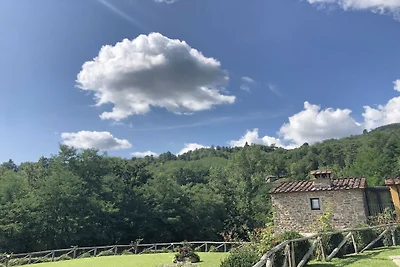 Villa in Pescia met zwembad