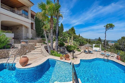 Villa mit 5 Schlafzimmern, Puerto Pollença
