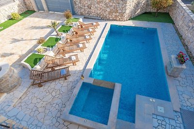 Schöne Villa in Privlaka mit beheiztem Pool, ...