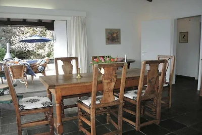 Ferienhaus in Brissago mit Schwimmbecken