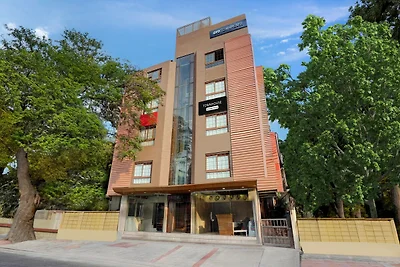 Super Townhouse Koramangala