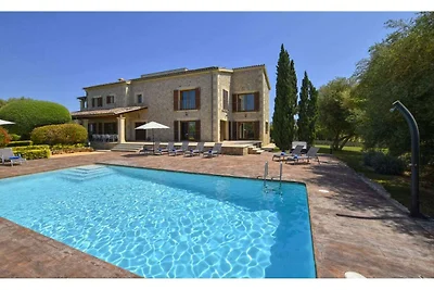Lussureggiante casa vacanze con piscina