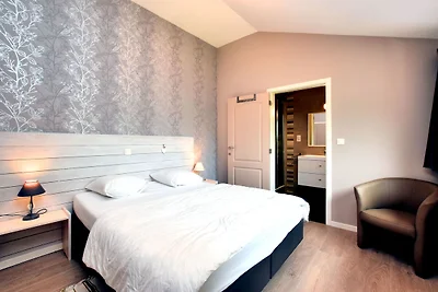 Luxuriöses Chalet in Beauraing mit Sauna