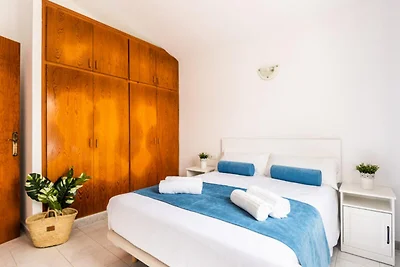 Wohnung in Cala Blanca mit Poolblick