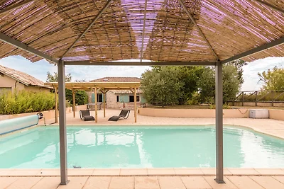 Villa Saint-Nexans con piscina privata...