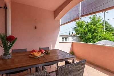 Appartement avec piscine à Vabriga
