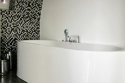 Schwimmendes Ferienhaus mit einer...