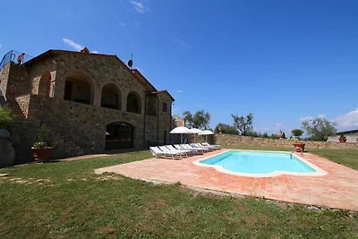 Bauernhaus in Castel del Piano mit Pool