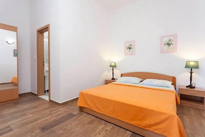 Summerheaven Apartments - Standard One Bedroo...