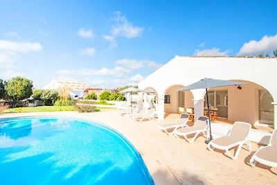 Villa in Menorca mit privatem Pool und Garten