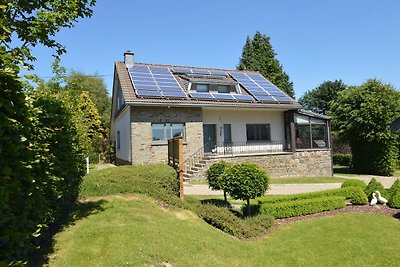 Luxuriöses Ferienhaus mit Sauna in Bütgenbach