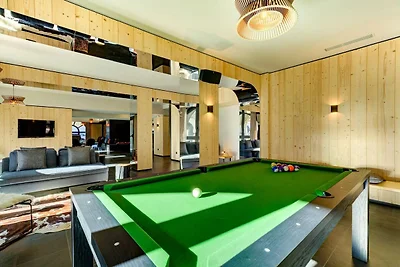 Luxurious Apartment with Access to Spa