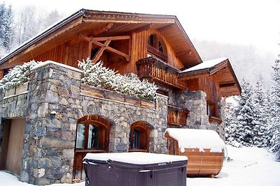 Großes Chalet mit Fasssauna und Whirlpool