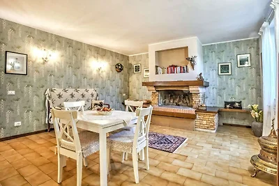 Elegantes Ferienhaus in der Nähe von Theater
