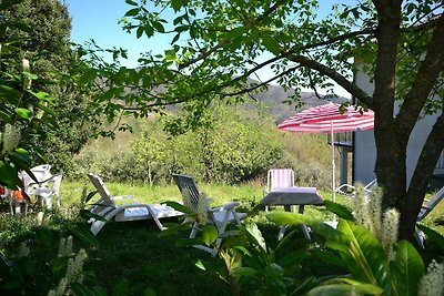 Ampio cottage a Sesta Godano con giardino