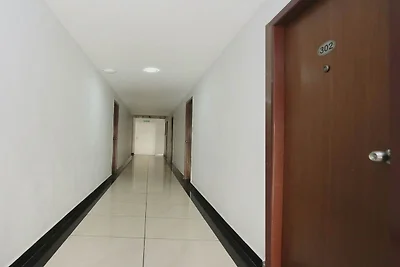 Super Townhouse Malabar Illam