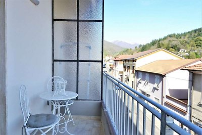 Fijn appartement in Fivizzano met een balkon